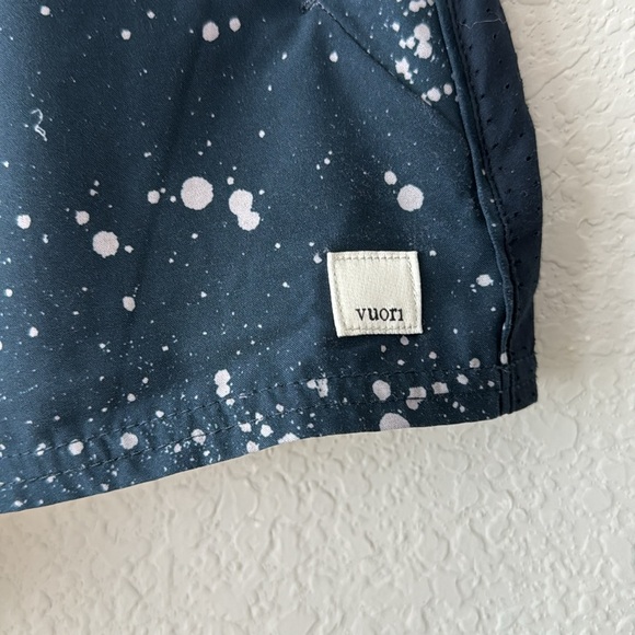 Vuori Dash Short - Picture 3 of 6